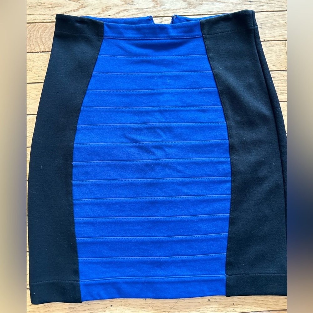 Express lined skirt- like new!! 🔥 Sz 2